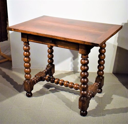 Table Louis XIII baroque